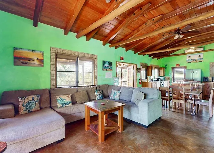 La Casa Pura Vida *