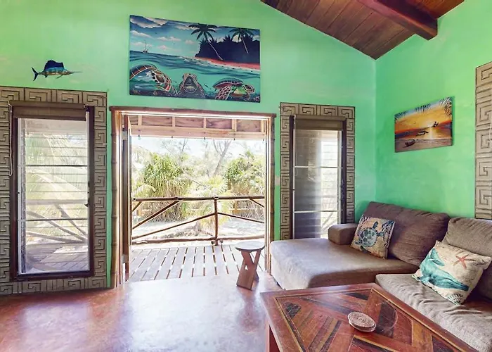 La Casa Pura Vida