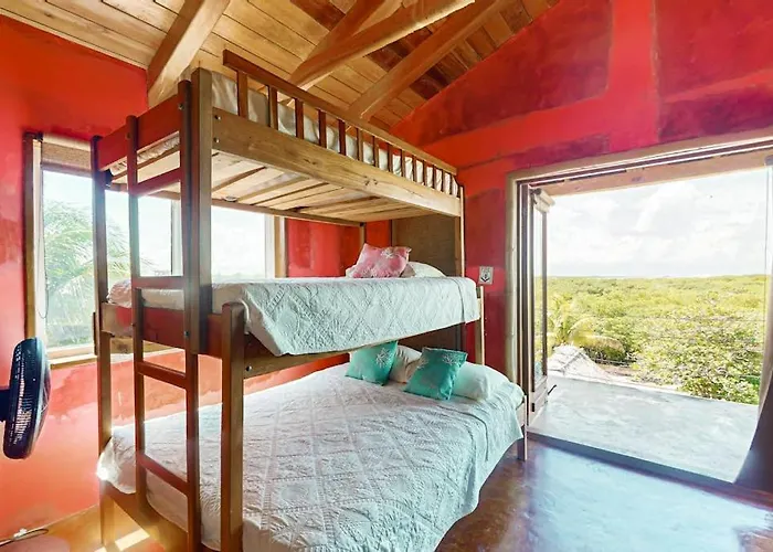 La Casa Pura Vida *